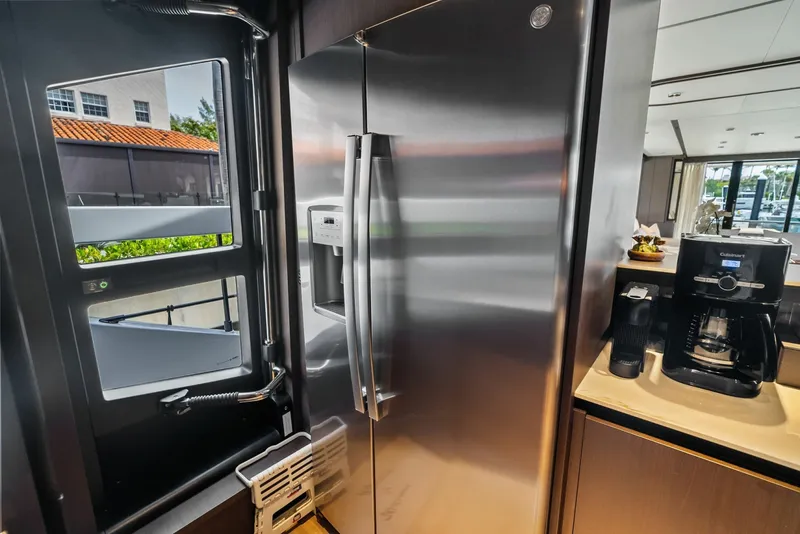 Slide: The Image of Ferretti 860 2023 - 6044845