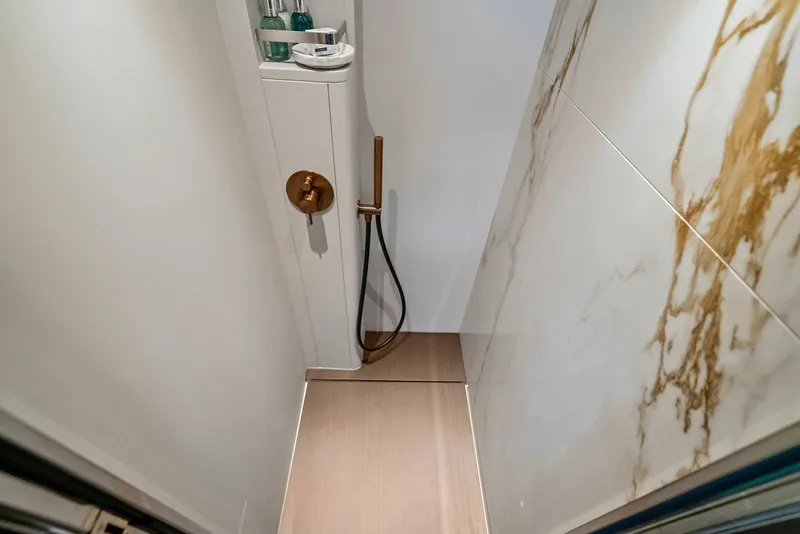 Slide: The Image of Ferretti 860 2023 - 6044867