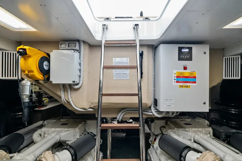 Slide: The Image of Ferretti 860 2023 - 6044871