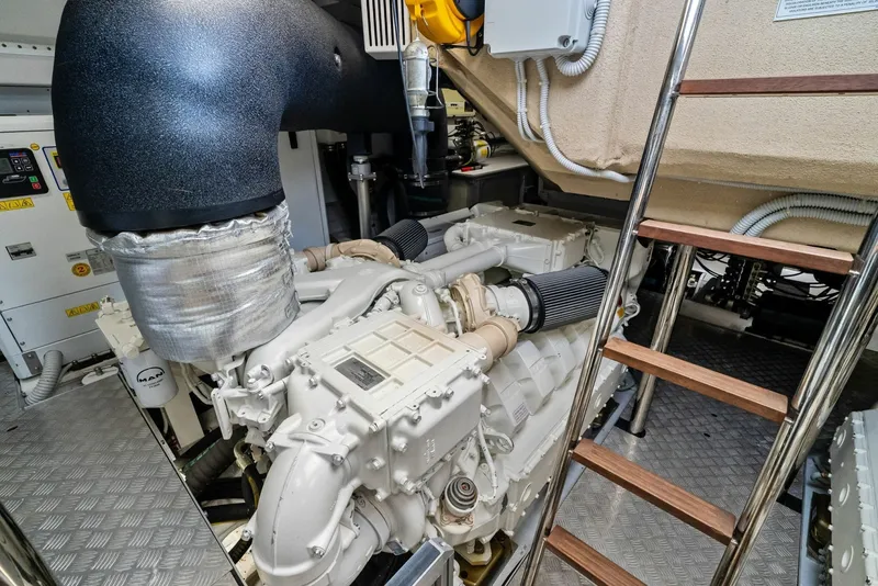 Slide: The Image of Ferretti 860 2023 - 6044874