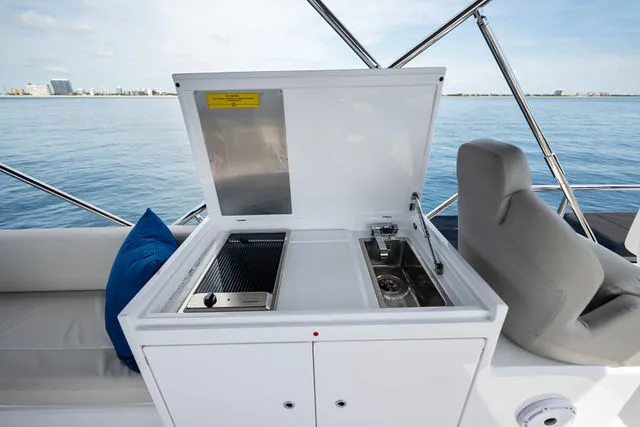 Slide: The Image of Ferretti 860 2023 - 79
