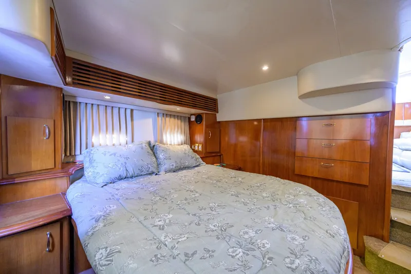 Slide: The Image of Carver 444 - Great Adventure 2003 Carver 444 - Great Adventure - 6042159