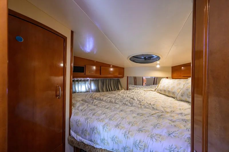 Slide: The Image of Carver 444 - Great Adventure 2003 Carver 444 - Great Adventure - 6042167