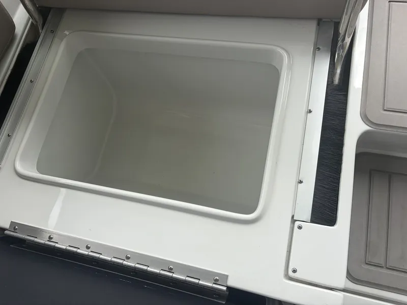 Slide: The Image of Crownline Boats Eclipse E30 2018 - 7529499