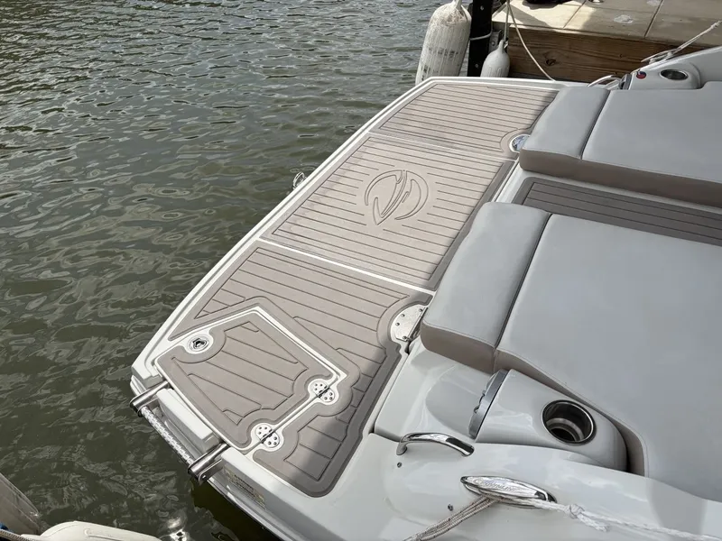 Slide: The Image of Crownline Boats Eclipse E30 2018 - 7529442