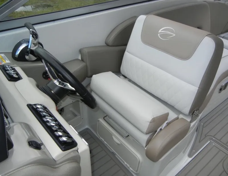 Slide: The Image of Crownline Boats Eclipse E30 2018 - 7529437