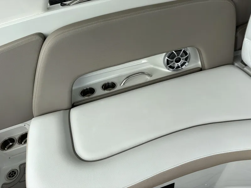 Slide: The Image of Crownline Boats Eclipse E30 2018 - 6065664