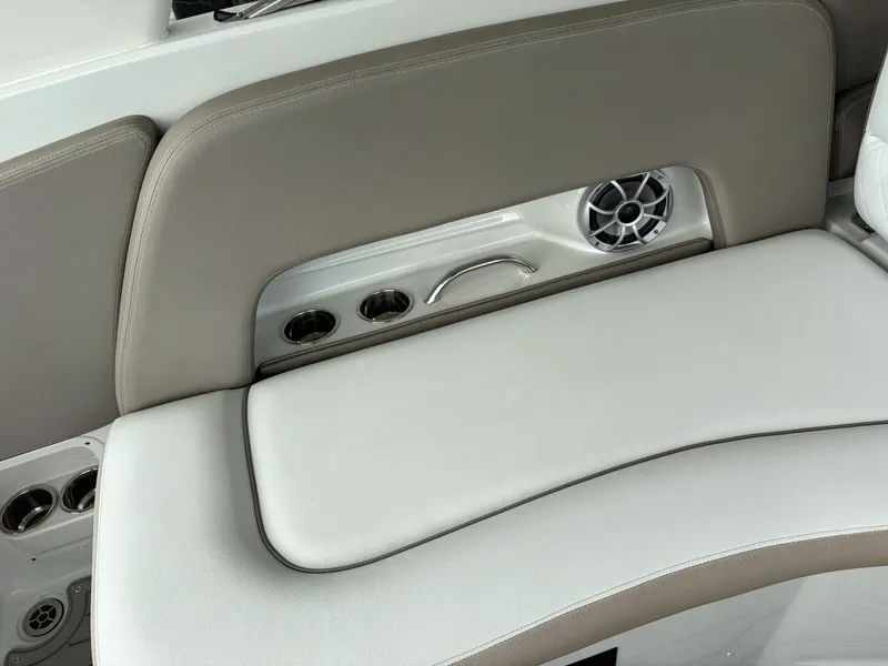 Slide: The Image of Crownline Boats Eclipse E30 2018 - 7529466