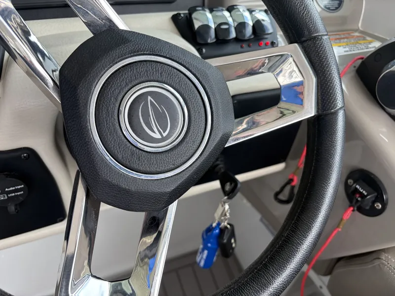Slide: The Image of Crownline Boats Eclipse E30 2018 - 6065684
