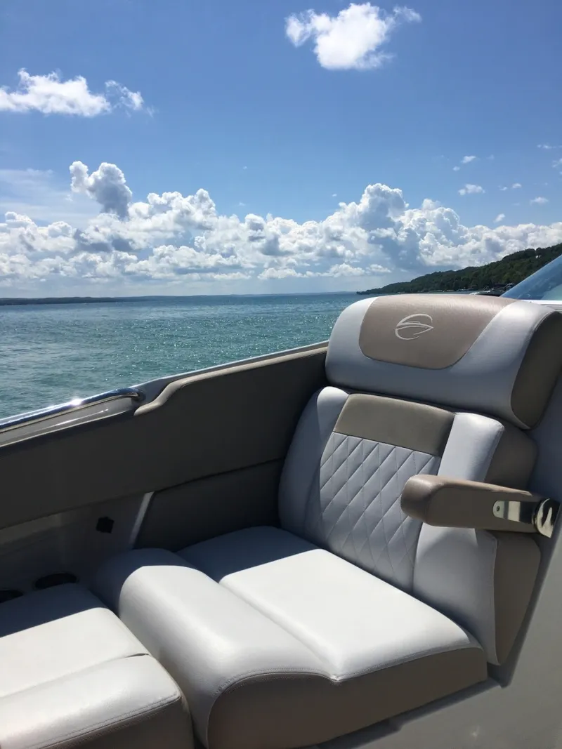 Slide: The Image of Crownline Boats Eclipse E30 2018 - 6042779