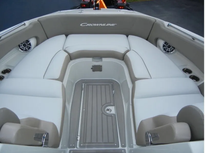 Slide: The Image of Crownline Boats Eclipse E30 2018 - 7529443
