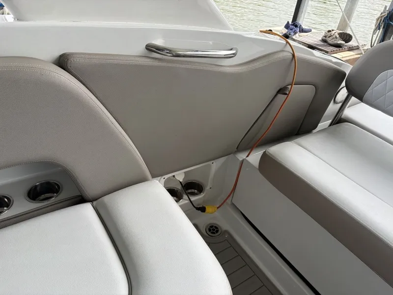 Slide: The Image of Crownline Boats Eclipse E30 2018 - 7529490