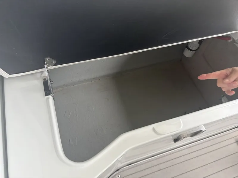 Slide: The Image of Crownline Boats Eclipse E30 2018 - 6065699