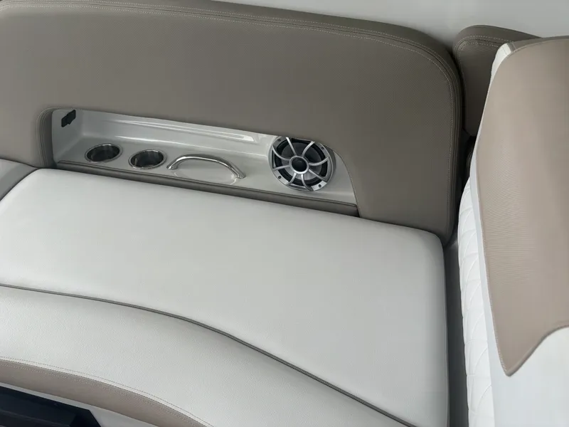 Slide: The Image of Crownline Boats Eclipse E30 2018 - 6065700