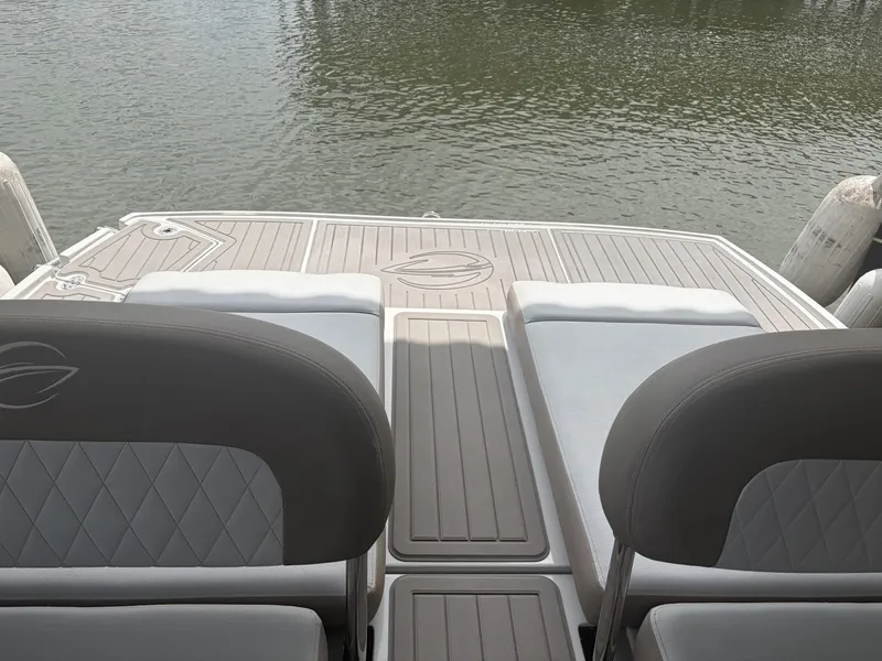 Slide: The Image of Crownline Boats Eclipse E30 2018 - 7529491