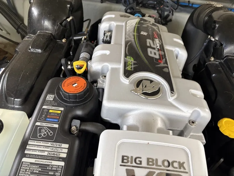 Slide: The Image of Crownline Boats Eclipse E30 2018 - 7529481