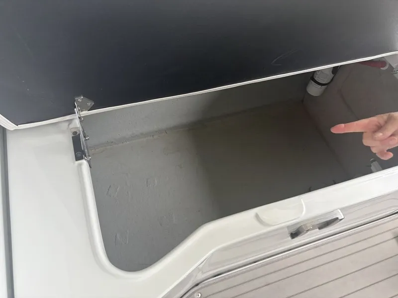 Slide: The Image of Crownline Boats Eclipse E30 2018 - 7529501