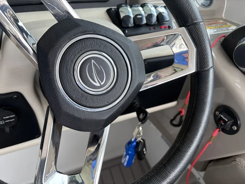 Slide: The Image of Crownline Boats Eclipse E30 2018 - 7529486