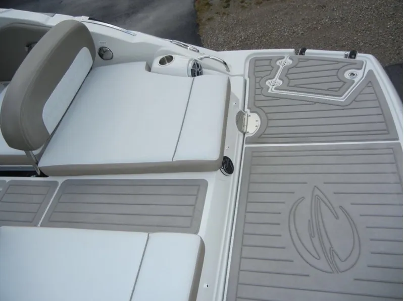 Slide: The Image of Crownline Boats Eclipse E30 2018 - 7529439