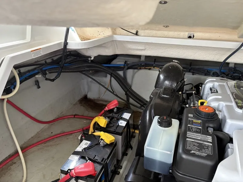 Slide: The Image of Crownline Boats Eclipse E30 2018 - 7529470
