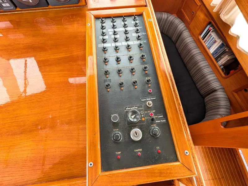 Slide: The Image of Nauticat 44 1985 - 6051147