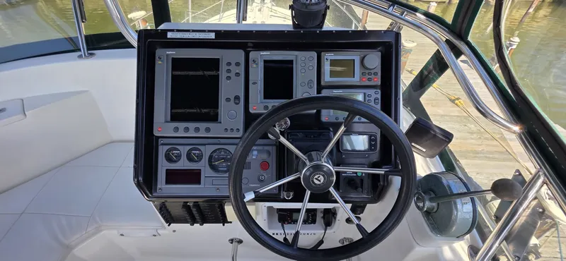 Slide: The Image of Albin 32 + 2 Command Bridge 2001 - 6042595