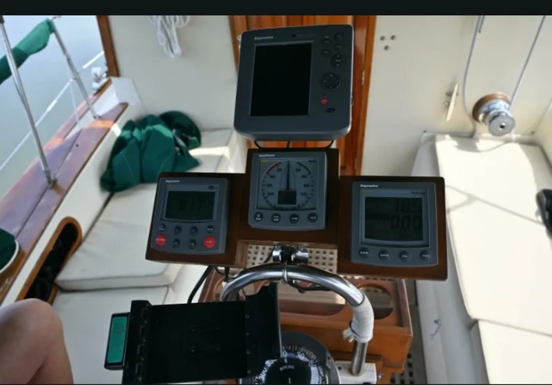 Slide: The Image of Pearson 37 1980 - 6046210