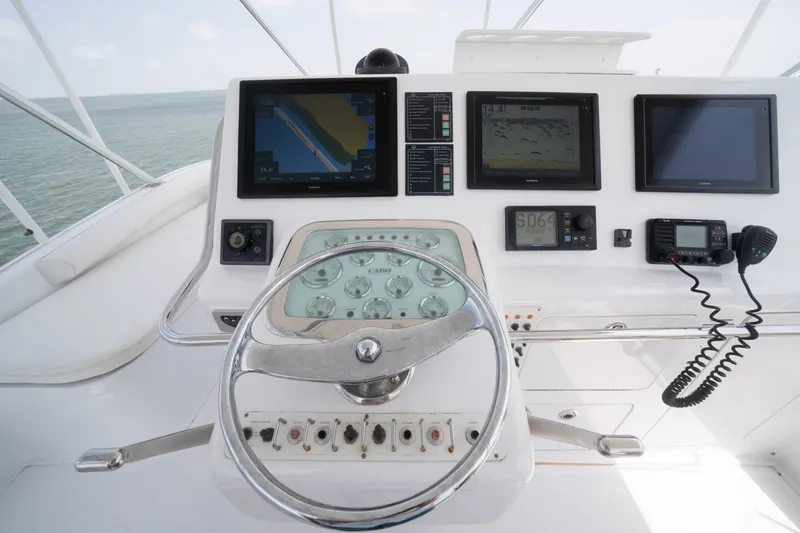 Slide: The Image of 2002 Cabo 43 Convertible - 6387878
