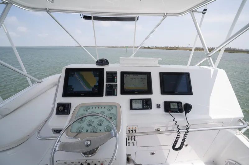 Slide: The Image of 2002 Cabo 43 Convertible - 6387906
