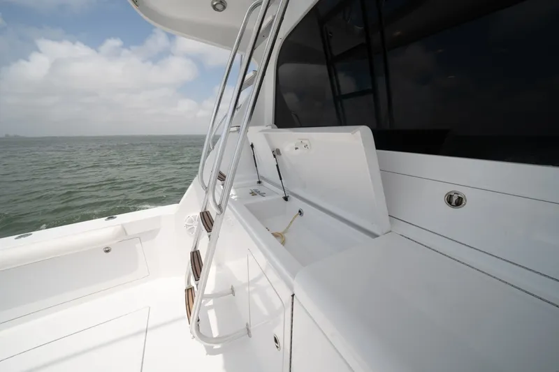 Slide: The Image of 2002 Cabo 43 Convertible - 6387913