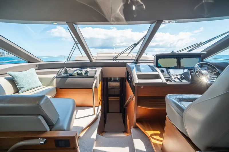 Slide: The Image of Princess 68 Flybridge 2017 - 7843932