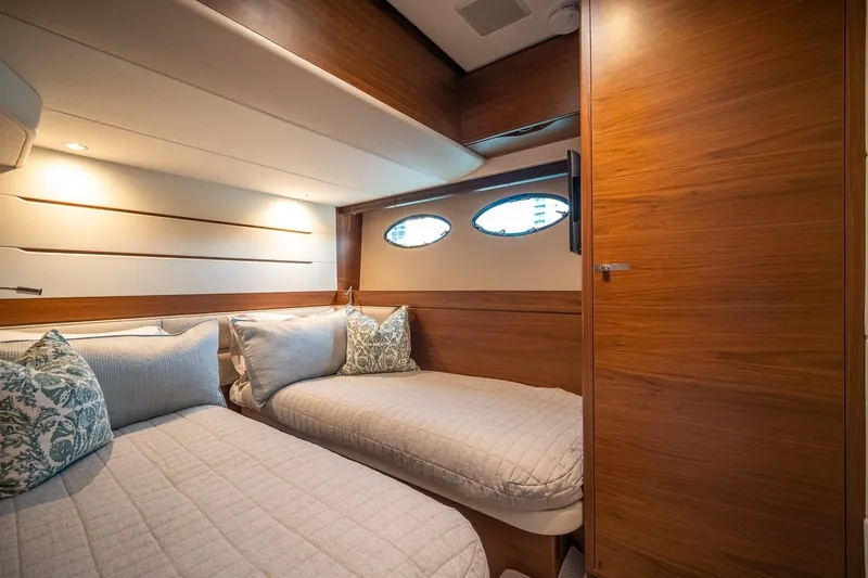 Slide: The Image of Princess 68 Flybridge 2017 - 7843954