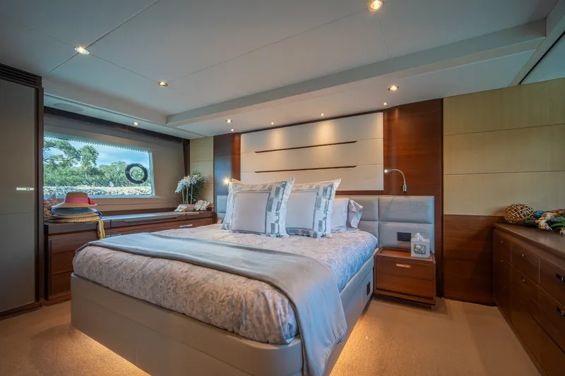 Slide: The Image of Princess 68 Flybridge 2017 - 6077729
