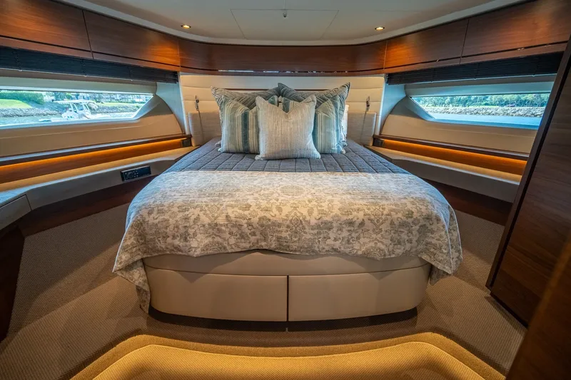Slide: The Image of Princess 68 Flybridge 2017 - 7843950