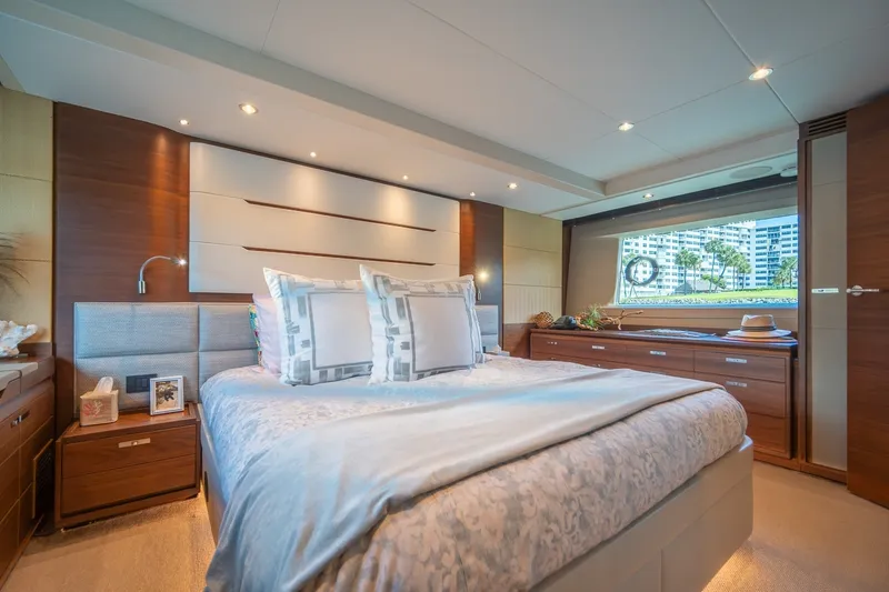 Slide: The Image of Princess 68 Flybridge 2017 - 7843941