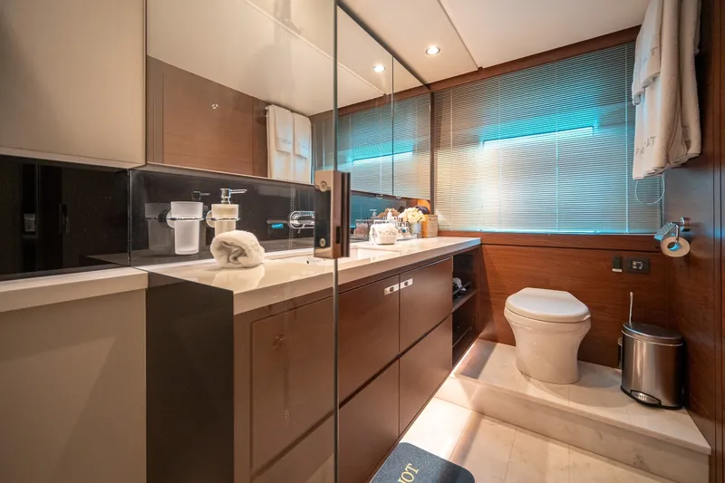 Slide: The Image of Princess 68 Flybridge 2017 - 7843945