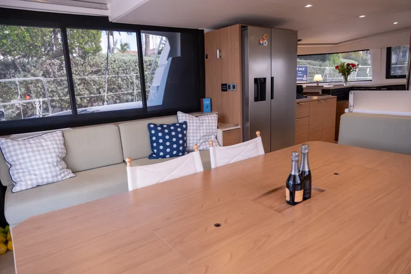 Slide: The Image of Bali 4.8 2025 - 6046190