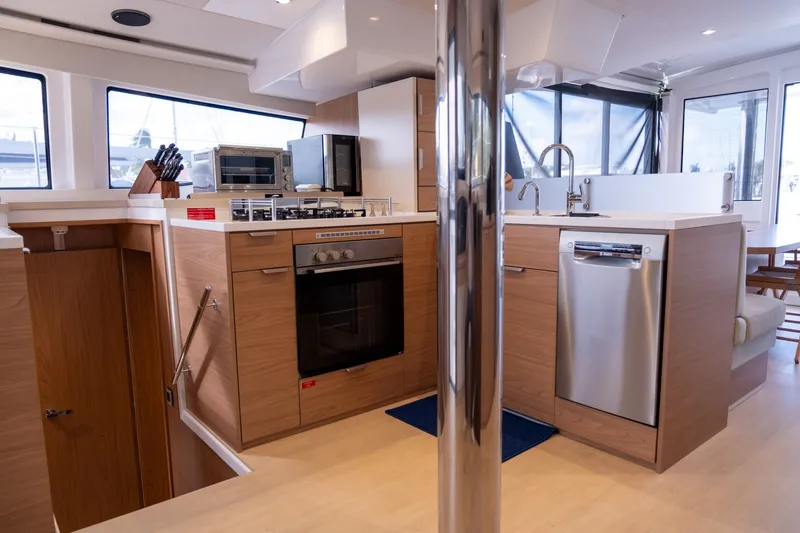 Slide: The Image of Bali 4.8 2025 - 6046188