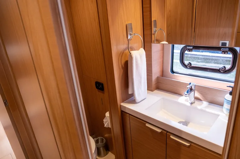 Slide: The Image of Bali 4.8 2025 - 6046193