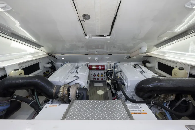 Slide: The Image of Albemarle 410 Express Fisherman 2019 - 6043114