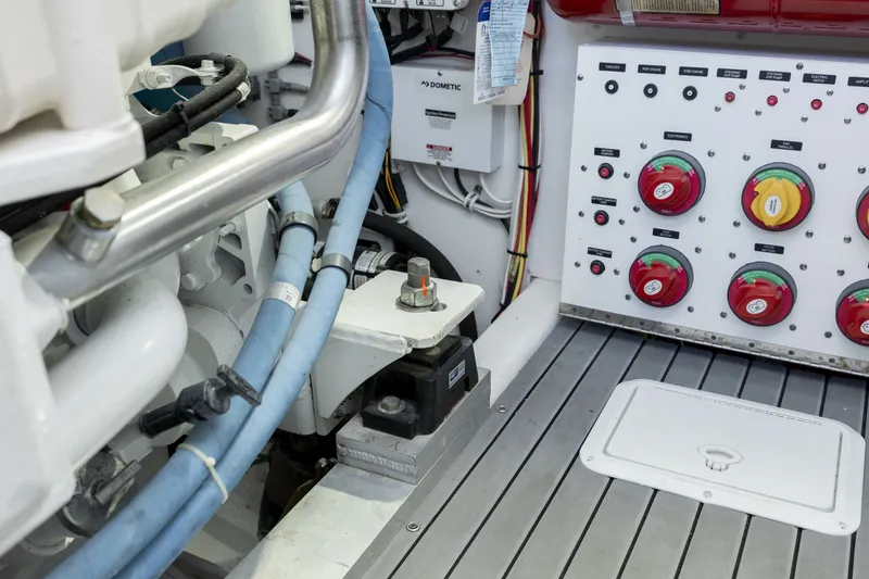 Slide: The Image of Albemarle 410 Express Fisherman 2019 - 6043147