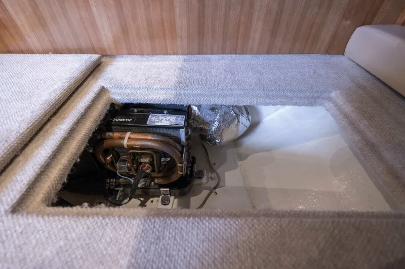 Slide: The Image of Albemarle 410 Express Fisherman 2019 - 6043206