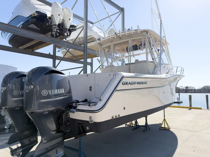 Slide: The Image of Grady-White Express 330 2009 - 6043338