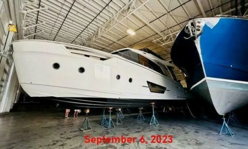 Slide: The Image of Greenline 45 Fly 2022 - 7381901