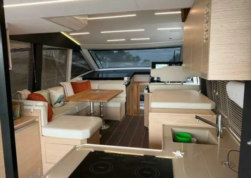 Slide: The Image of Greenline 45 Fly 2022 - 7381938