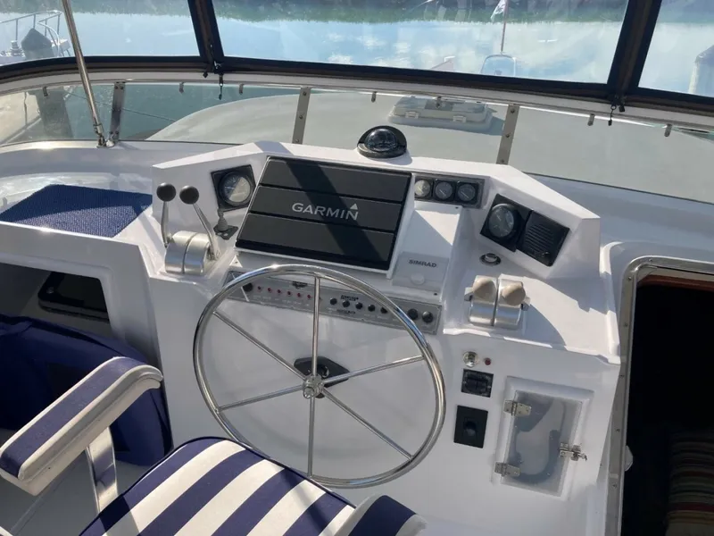 Slide: The Image of Flybridge Helm - 6062825