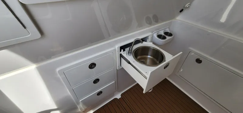 Slide: The Image of Cape Horn Yachts 47 2025 - 6043582