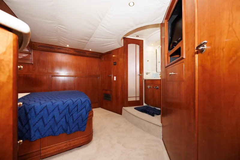 Slide: The Image of 1999 Carver 530 Voyager - 6043676