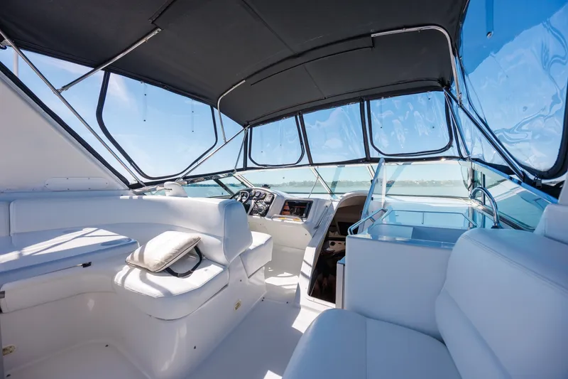 Slide: The Image of 1999 Carver 530 Voyager - 6043705