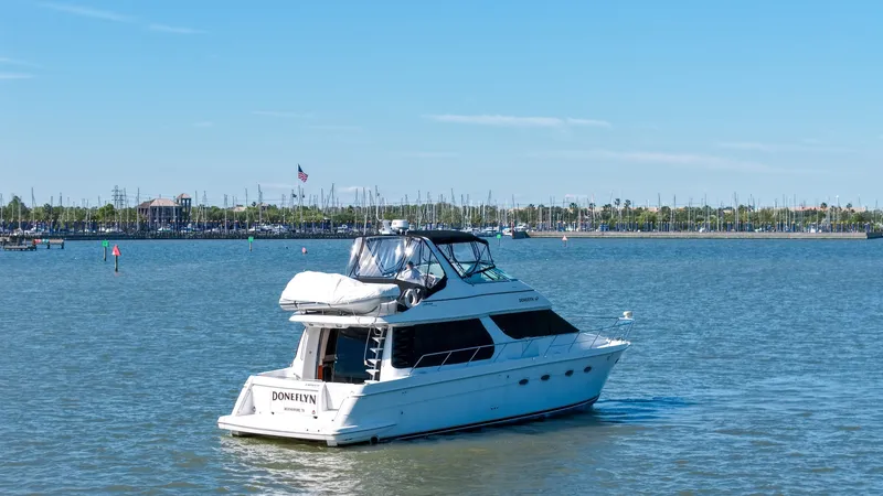 Slide: The Image of 1999 Carver 530 Voyager - 6043739